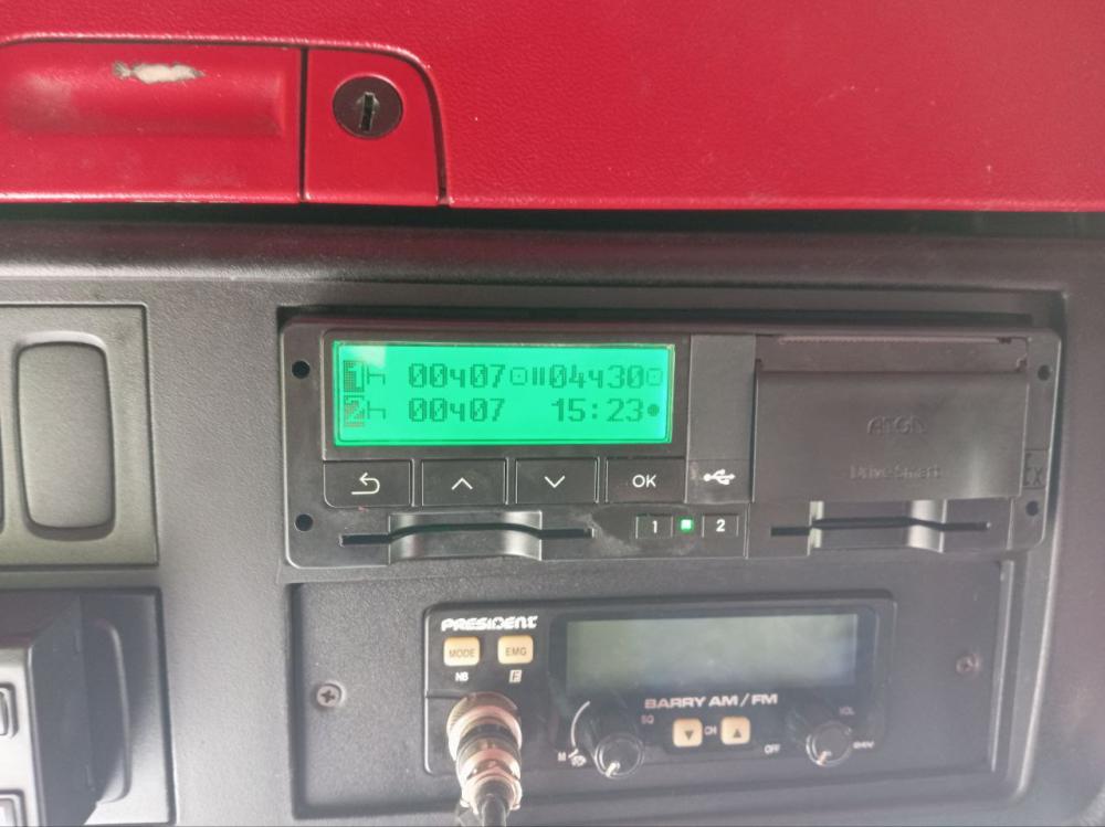 Установка тахографа АТОЛ DRIVE SMART на тягач Scania Установка тахографа АТОЛ DRIVE SMART на тягач Scania